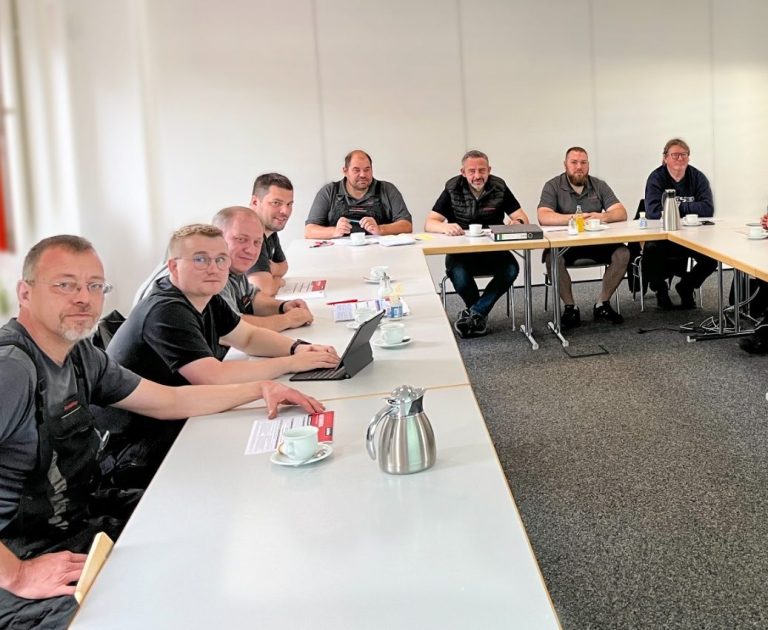 Projektgruppe zur Entgeltneugestaltung bei Schäffer – moderiert durch Herrn Hollstein Projektgruppe zur Entgeltneugestaltung bei Schäffer – moderiert durch Herrn Hollstein